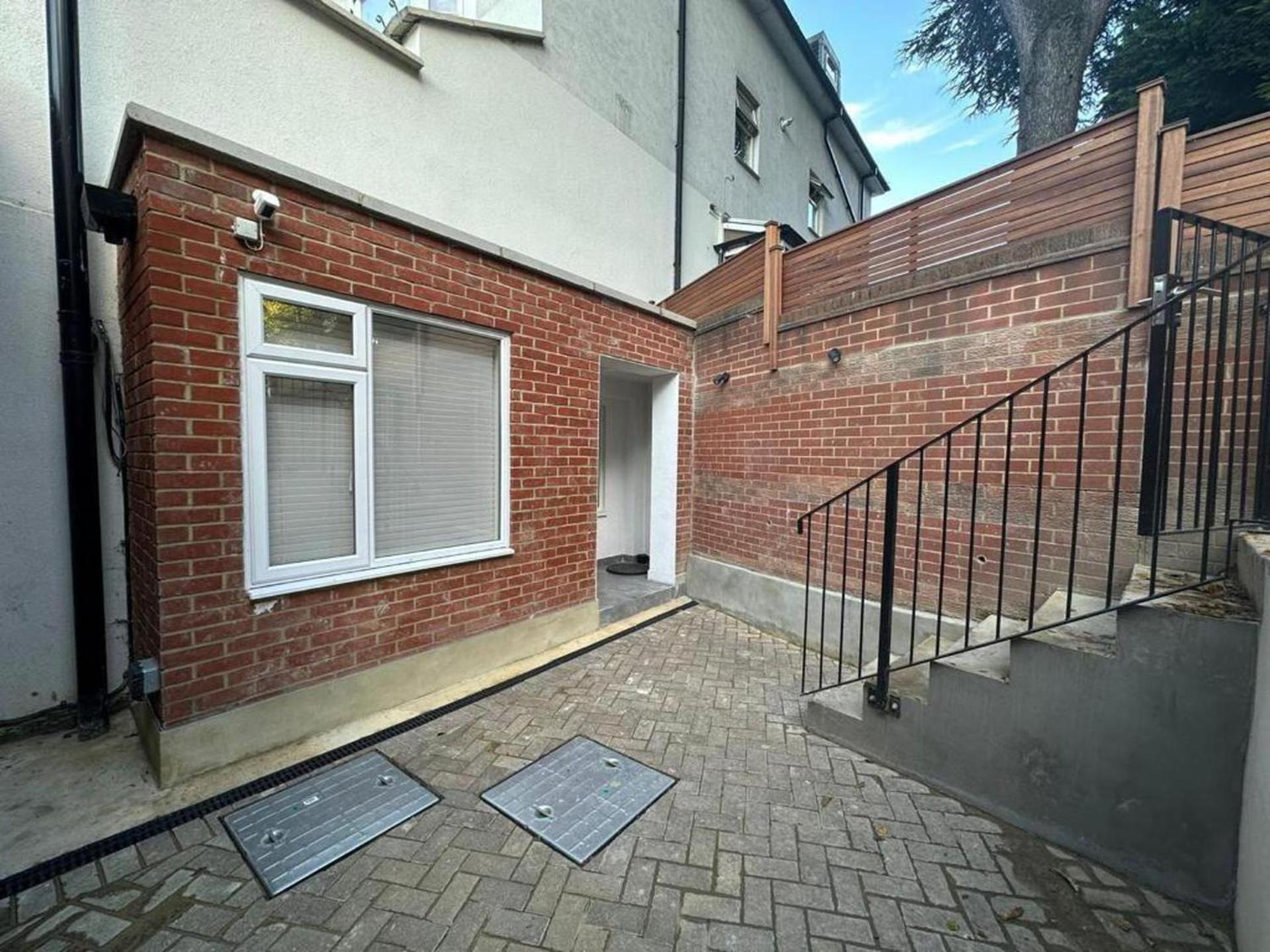 Stylish Two Bedroom House In Kilburn Case de vacanță