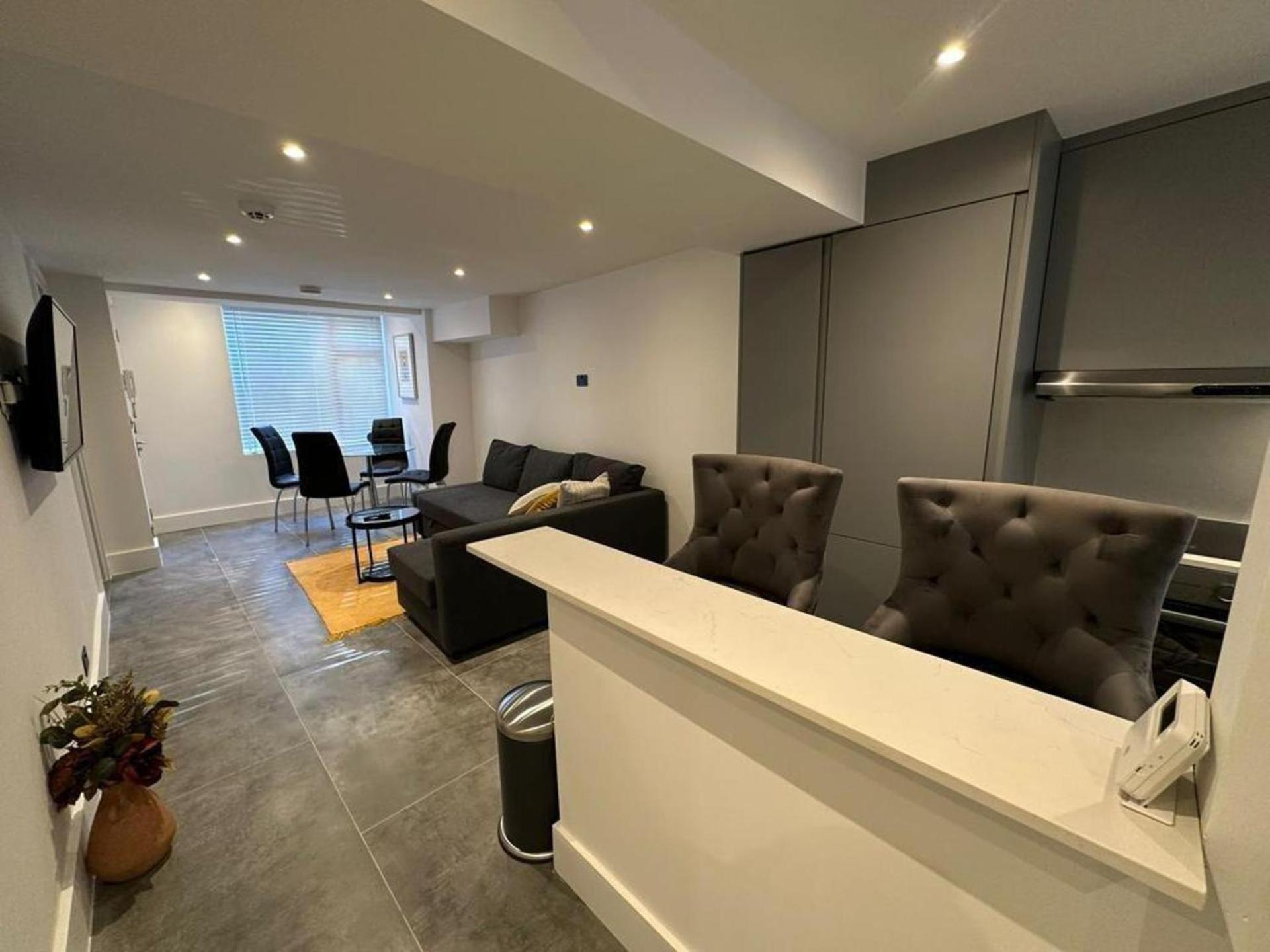 Case de vacanță Stylish Two Bedroom House In Kilburn