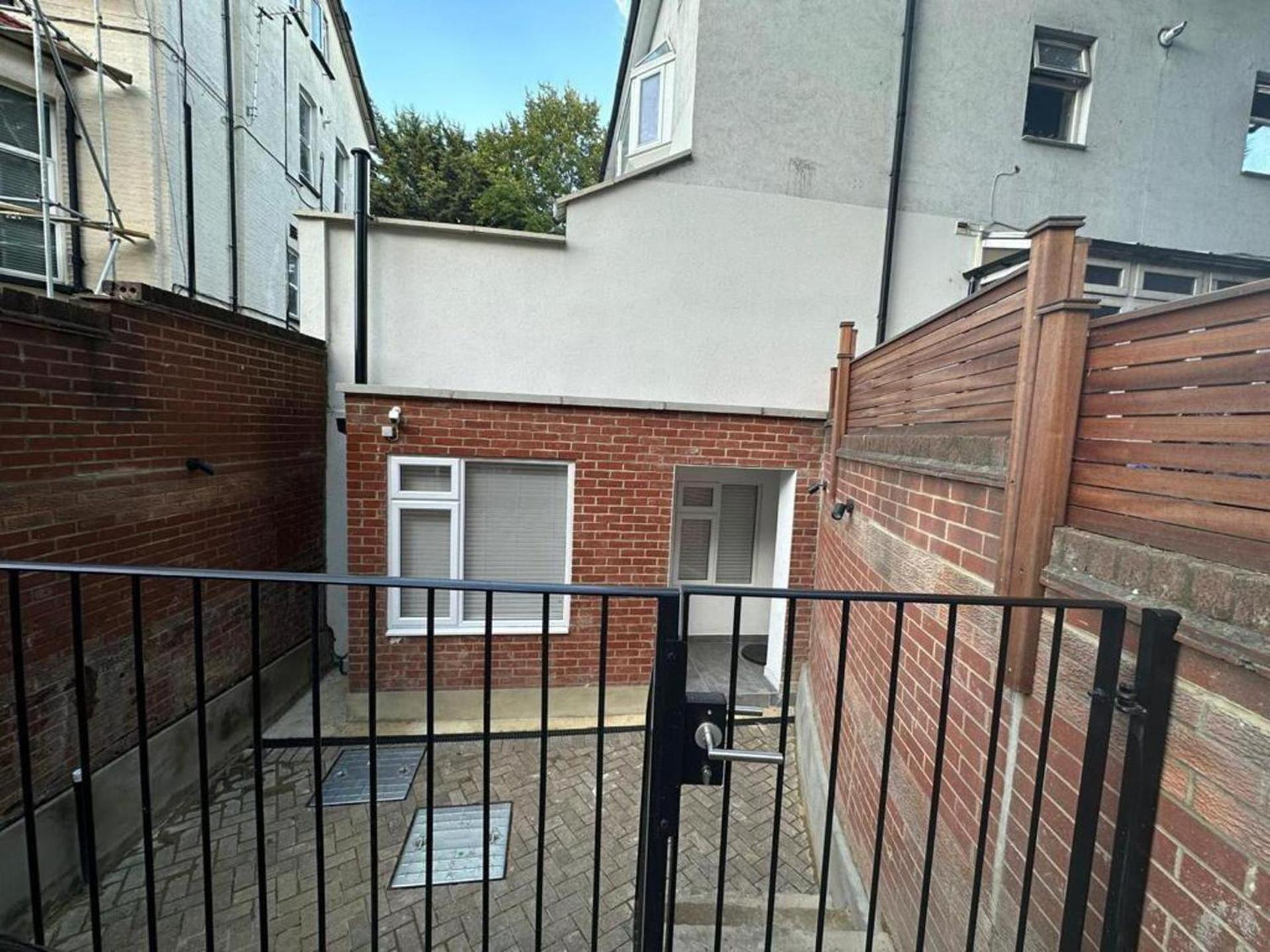 Stylish Two Bedroom House In Kilburn Case de vacanță *